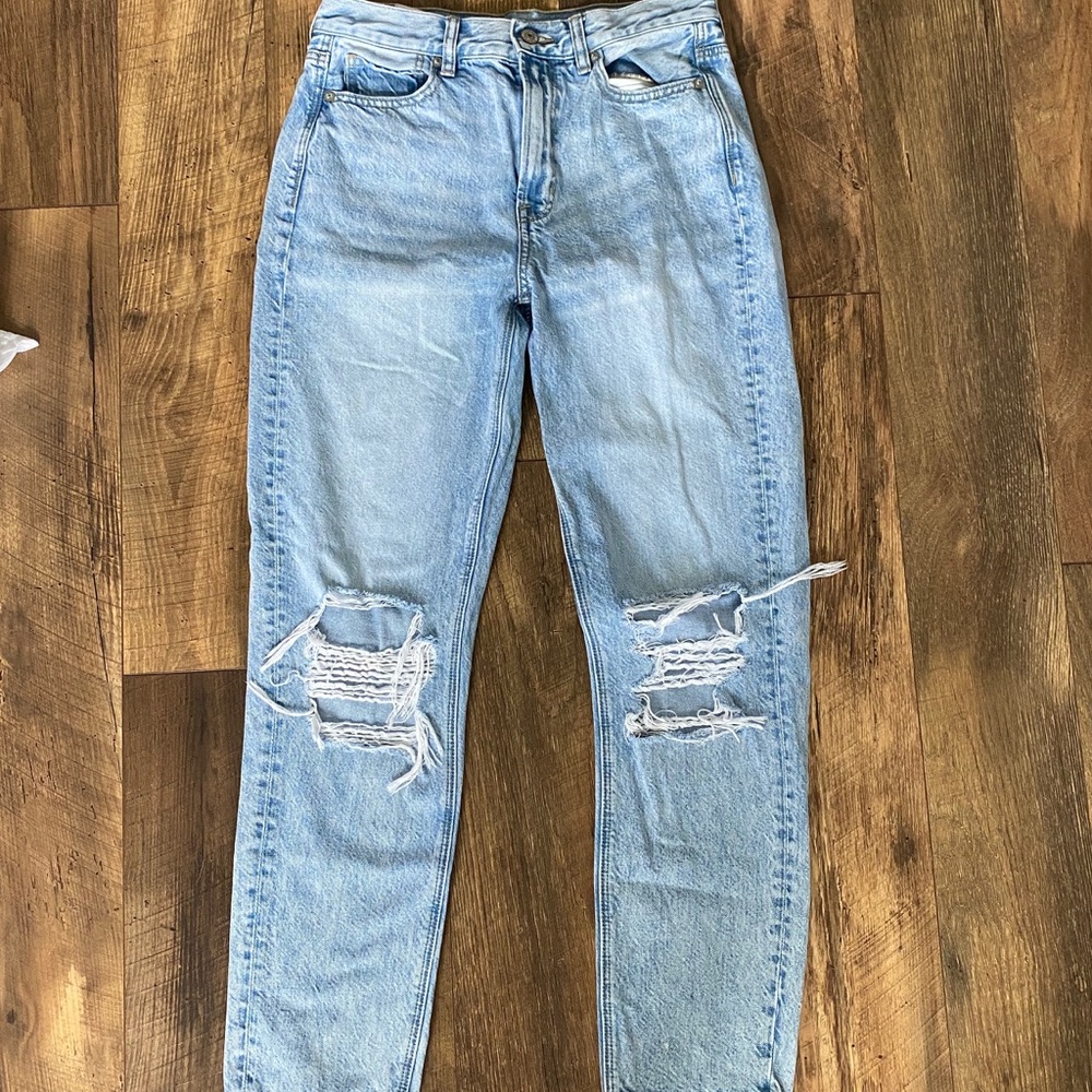 AE mom jeans 🦋🦋